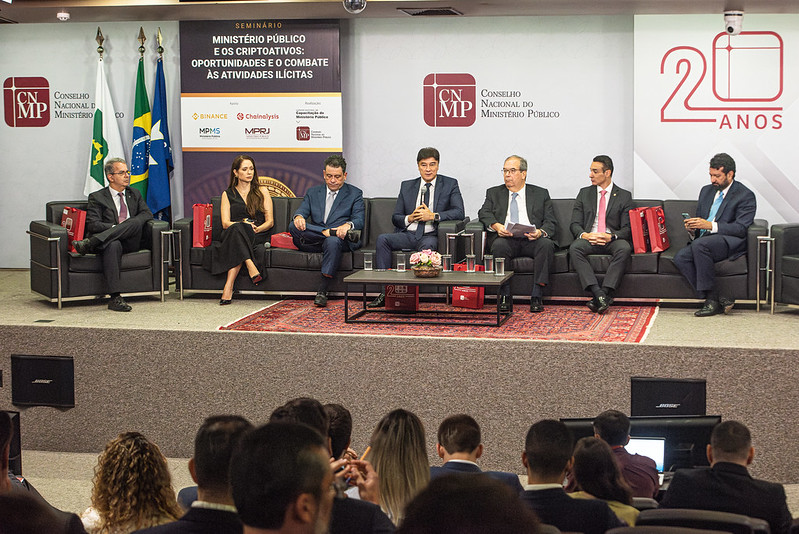 Especialistas debatem desafios dos criptoativos e o combate a crimes virtuais em seminário no CNMP